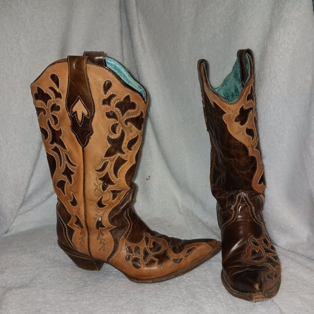 Corral boots